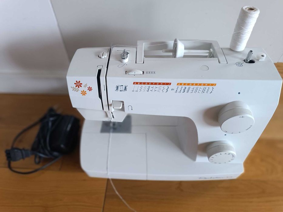 Maszyna do szycia Redstar R10