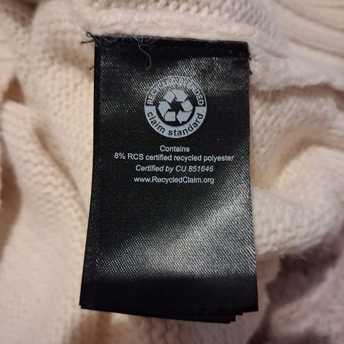 Jasno kremowy sweter