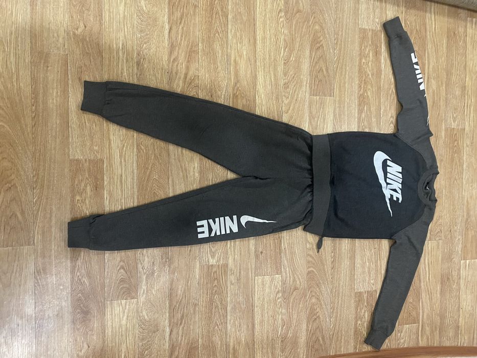 Спортивний костюм Nike,152