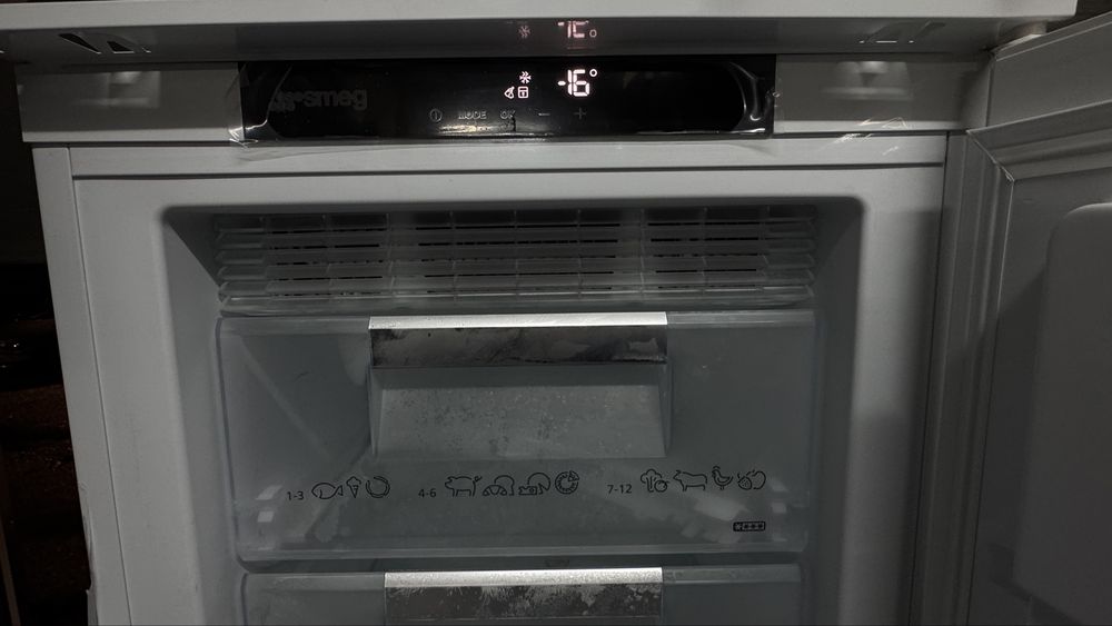 Arca Vertical Encastre SMEG S8F174NF (No Frost - 177.2 cm
