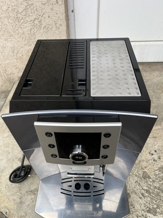 De'Longhi Perfecta Cappuccino ESAM 5500.