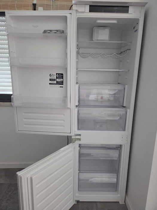 Frigorifico Combinado Hotpoint para encastrar