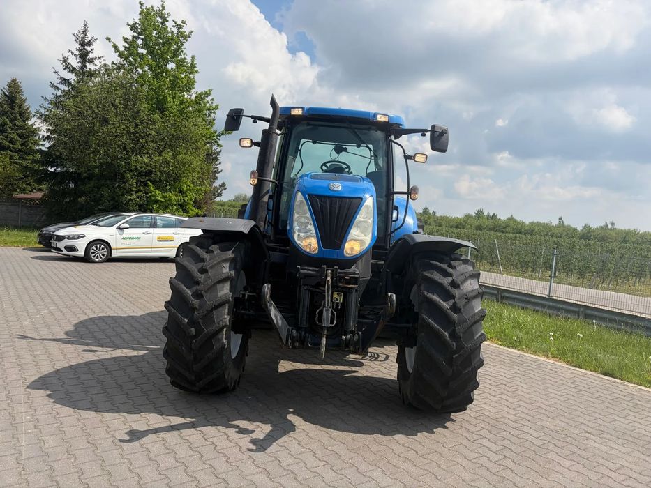 New Holland T7050