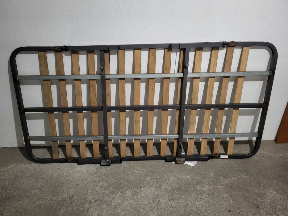 Estrado de cama de solteiro