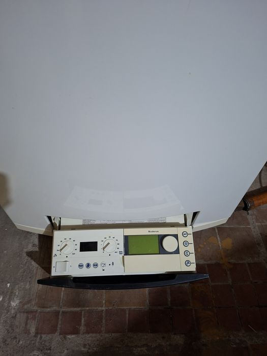 Piec gazowy kondensacyjny Buderus Logamax GB 142