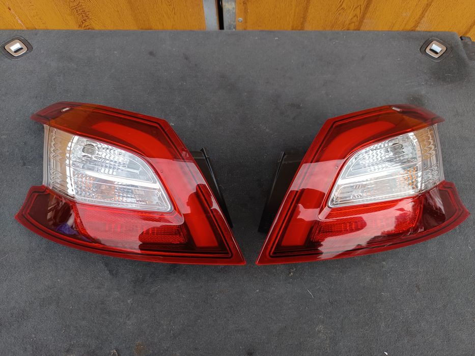 PEUGEOT 308 T9 HB Lampa Tylna Prawa F-vat