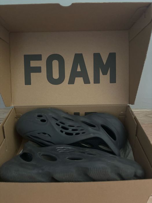 Yezzy foam runner