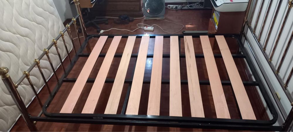 Cama de casal com colchão