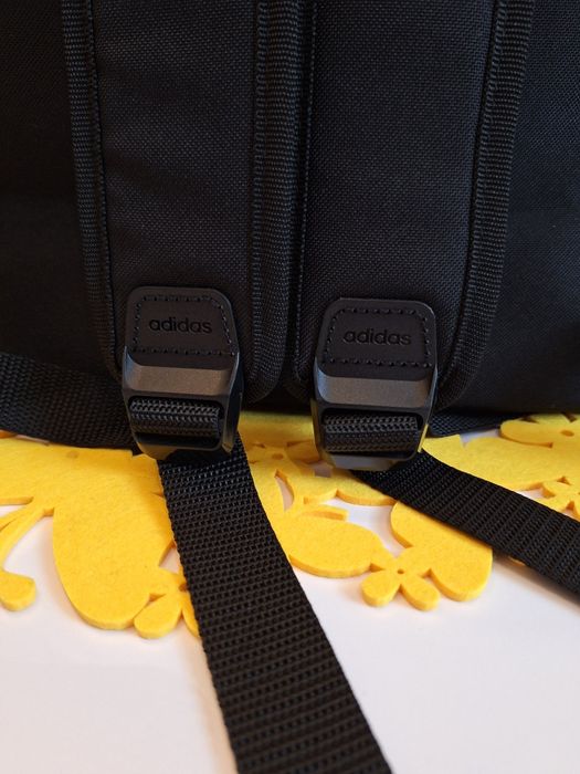 Czarny plecak Adidas