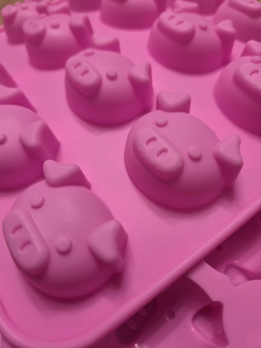 Foremki do lodu żelków czekoladek świnki