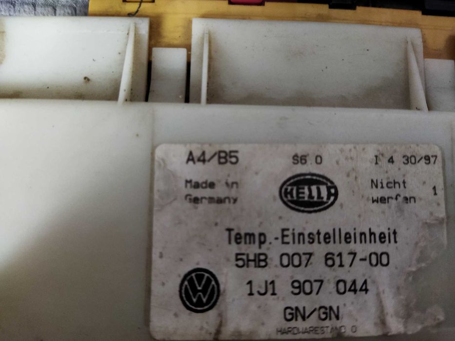 Panel nawiewu klimatronika Passat B5 Audi A4 B5 HELLA 1J1907.044