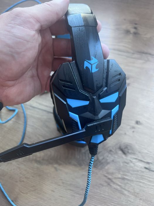 Sluchawki nauszne przewodowe z mikrofonem