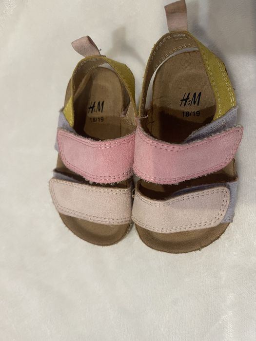 Босоніжки H&M на дівчинку 18/19 р