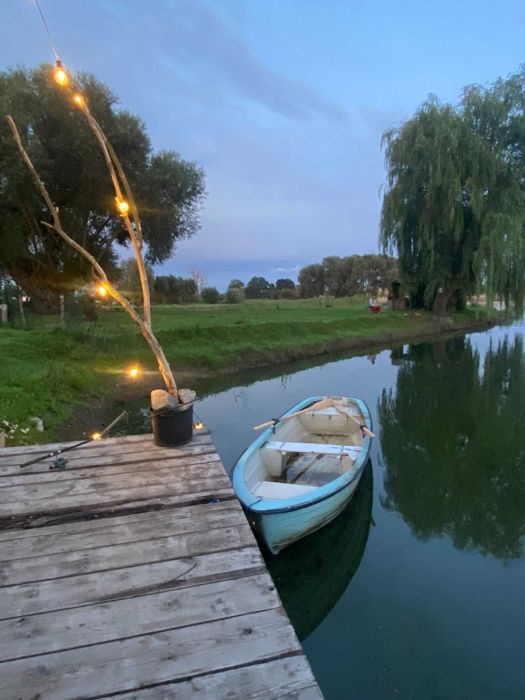 Namiot event do wynajęcia nad stawem