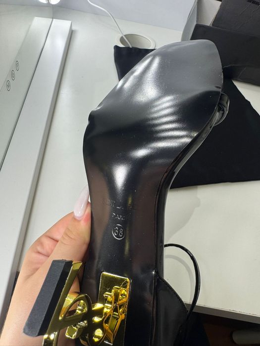 Sandálias YSL Saint Laurent Opyum - Novas