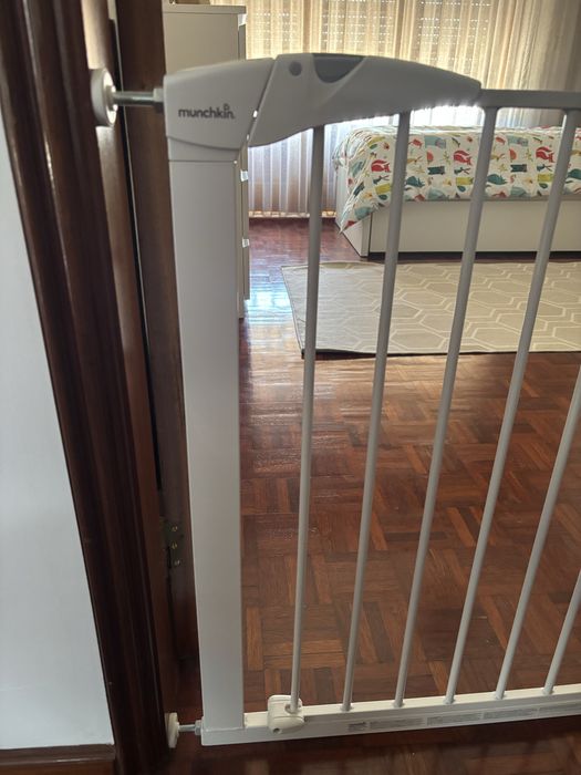 Barreira de segurança criança em metal