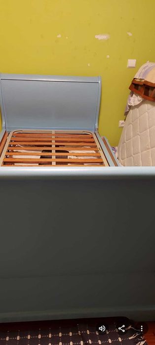 Cama de criança em madeira