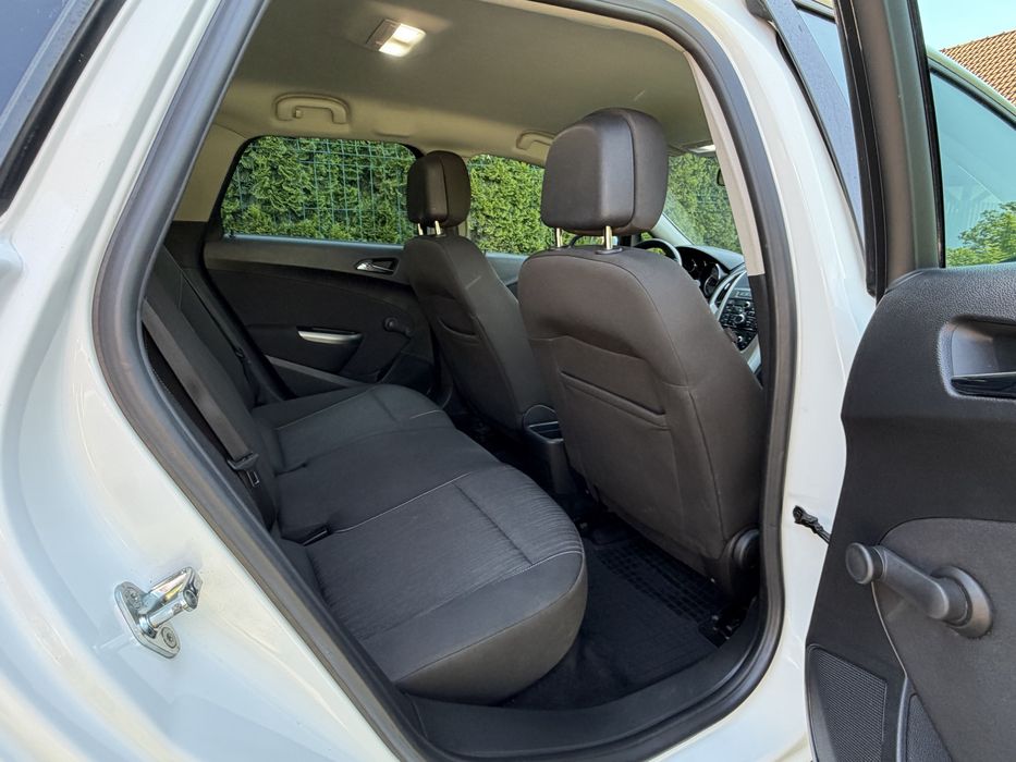 Opel Astra J  combi