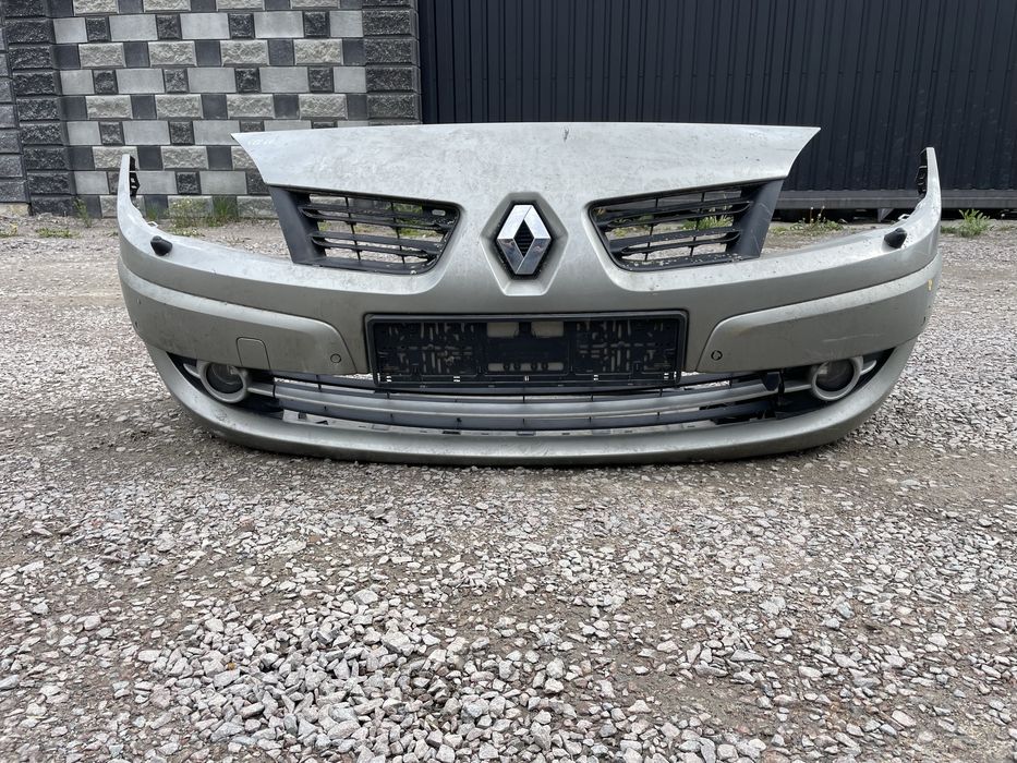 Бампер Renault Scenic 2 2006-2009 Бамеер Рено Сценік 2