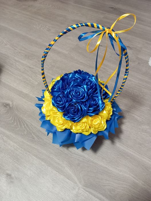 Букети і кошики з атласних  стрічок