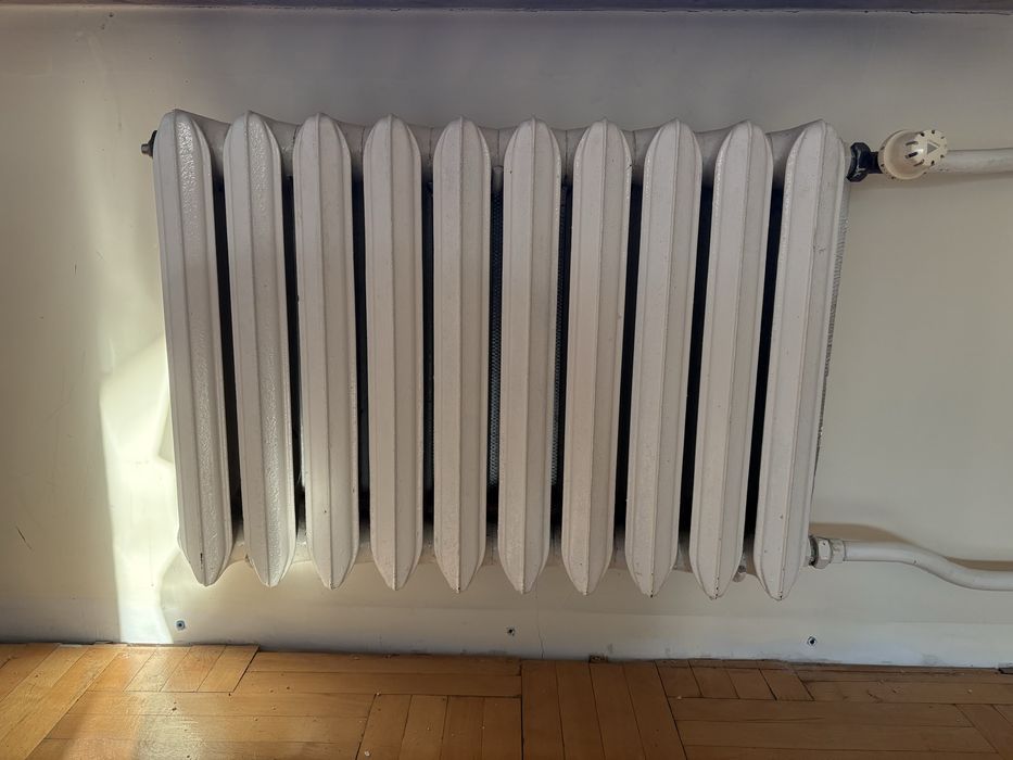Żeliwne grzejniki NRD – retro loft, sprawne, mocne