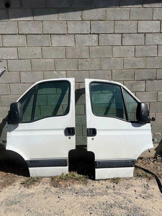 Передні двері дверка Renault Master 2 Рено Мастер 2 7751471321, 7751471322