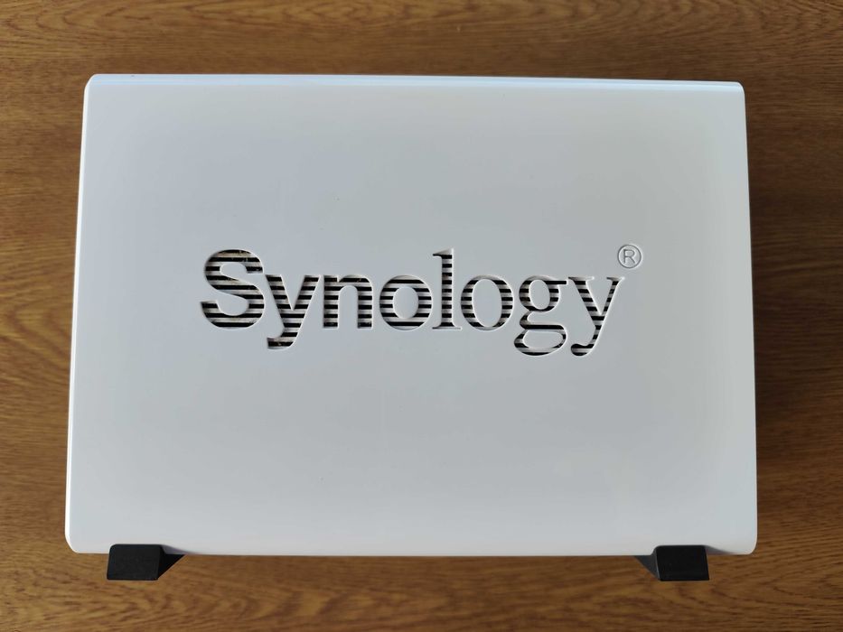 Synology DS223j NAS de secretária com 2 baias, branco