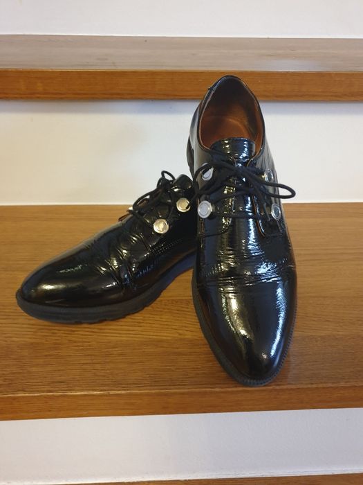 Buty skórzane lakierowane