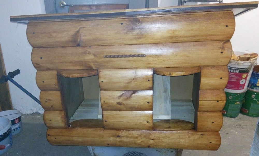 Будка для собак, будка собачья.