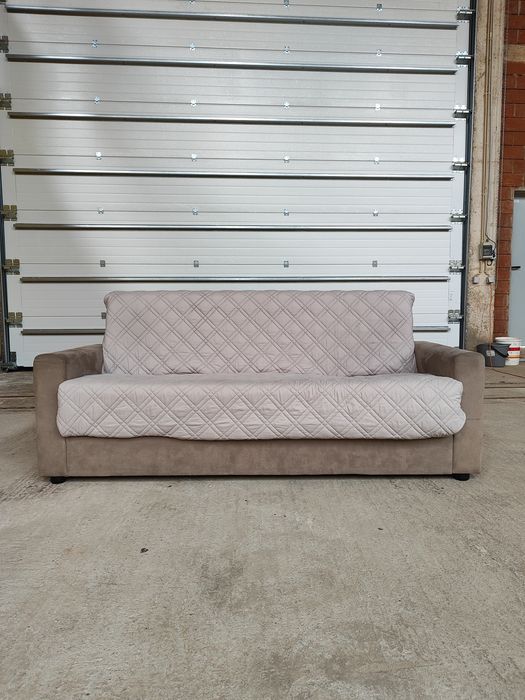 Sofá-cama rebatível com capa acolchoada
