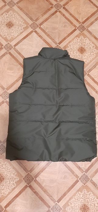 Жилетка чоловіча