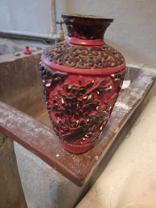 Stary dekoracyjny wazon