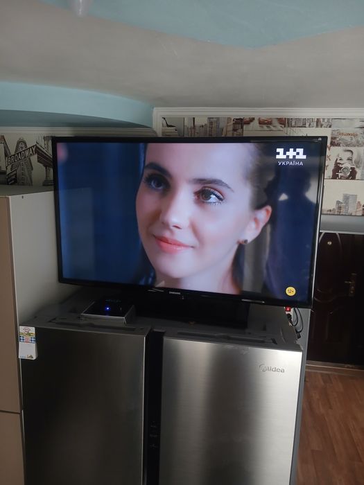 Продам телевізор Самсунг UE40EH6037K