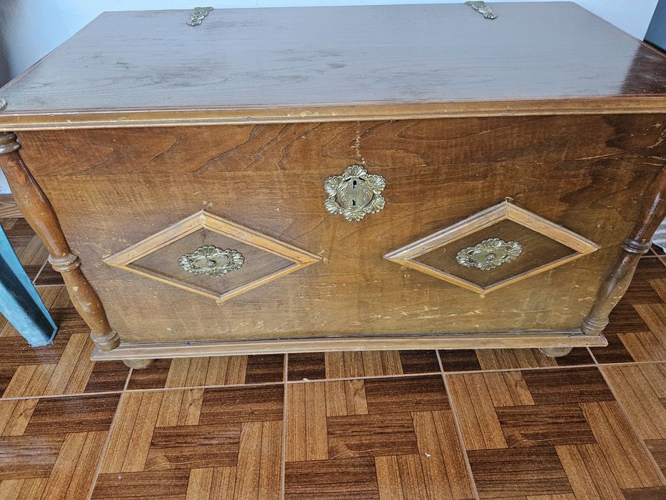 Arcas  Antigas em estado razoável