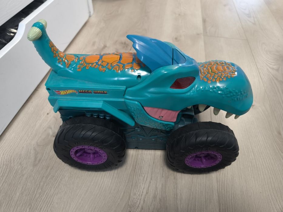 Hot wheels zestaw mega wrex plus 42 autka
