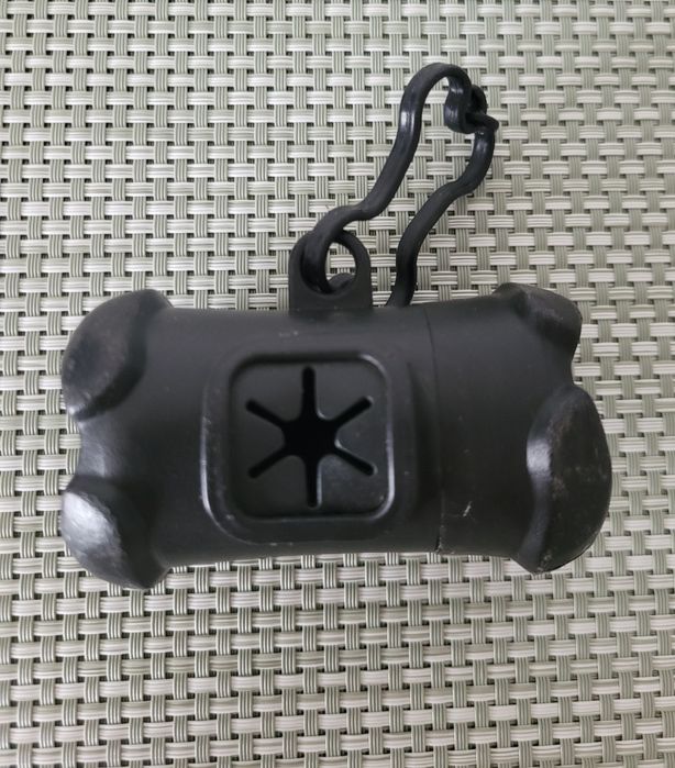 Etui na woreczki na odchody