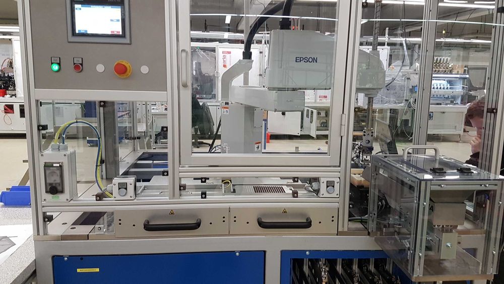 Serwis/Programowanie robotów przemysłowych