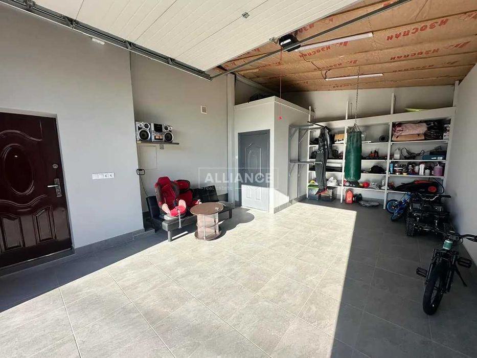 Продам шикарний будинок в 15 км від Івано-Франківська