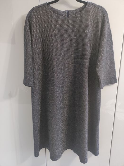 Sukienka ze srebrną nitką