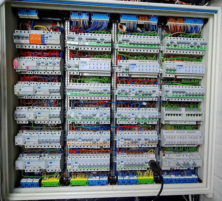 Розумний будинок. Умный дом. KNX. Lutron. Larnitech. Z-wave. ZigBee