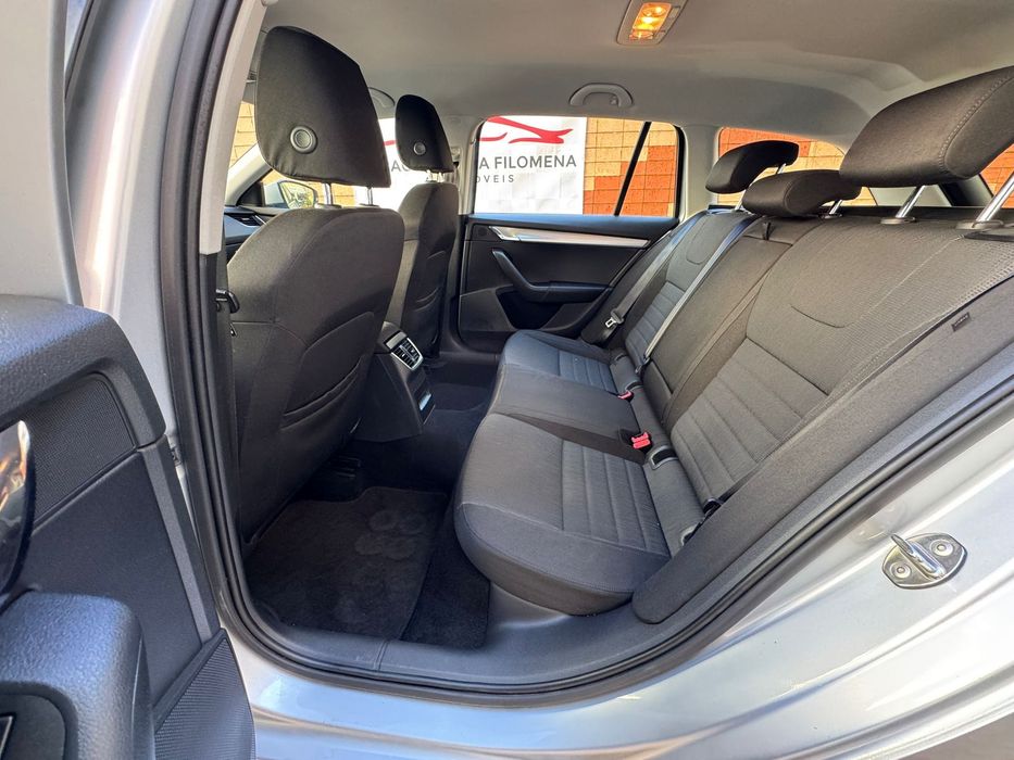 Skoda Octavia Break 1.6 TDi - Nacional - 18 Meses de Garantia