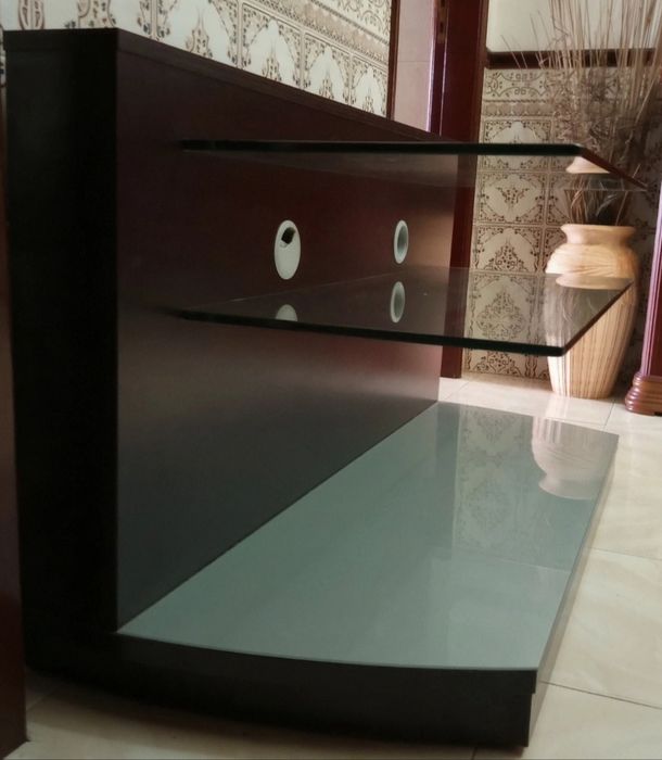 Móvel TV de vidro e madeira