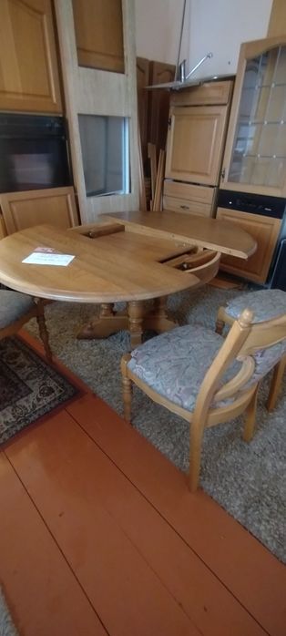 Продам стіл  дубовий і крісла з Німеччини.