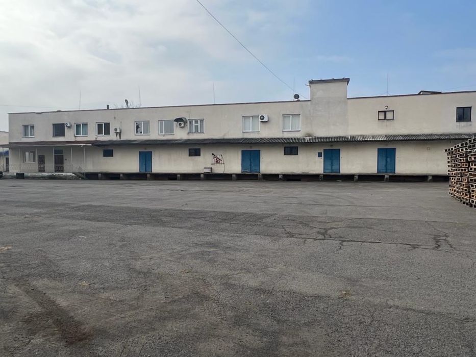 Виробничо-складський комплекс із адмінбуд на воасній ділянці 1.5  га