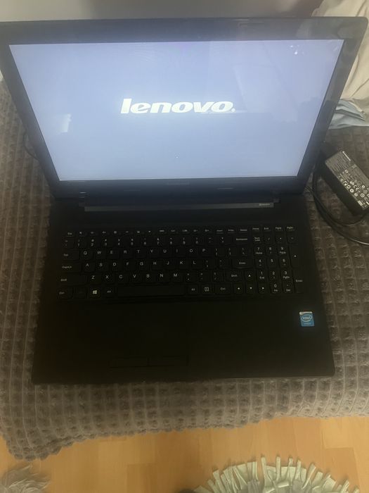 Laptop Lenovo  stan  bardzo dobry