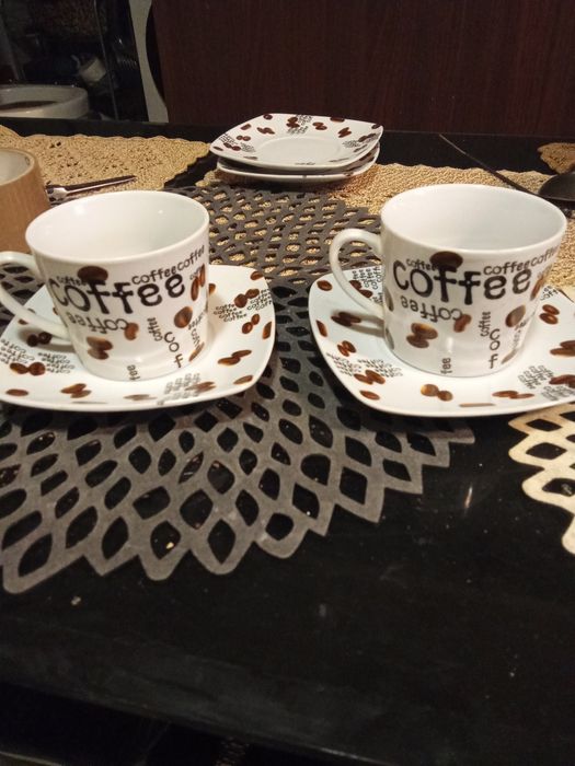 Filiżanki ż talerzykami