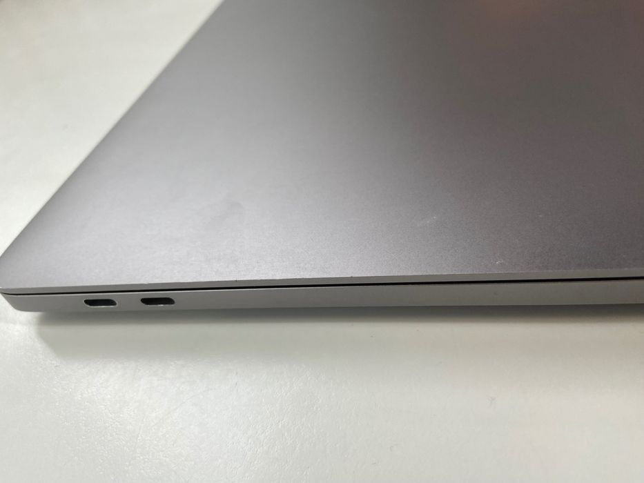 MacBook Pro I9| 32gb RAM| 1TB Armazenamento. Touch Bar e Touch ID 16"