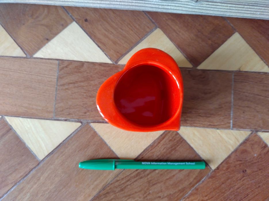 Pote Coração Vermelho em Cerâmica