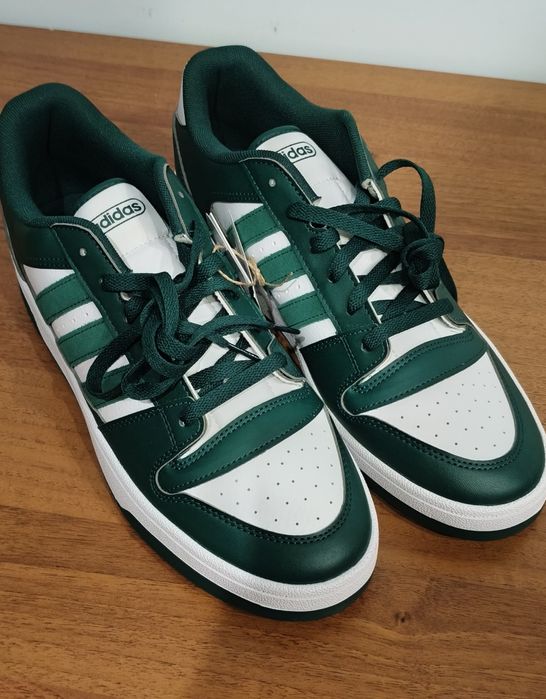 Оригінальні кросівки Adidas