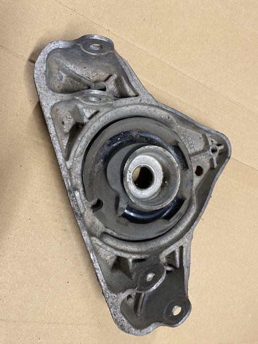 Audi a4b6 a4 b6 b7 mocowanie amortyzatora wahaczy